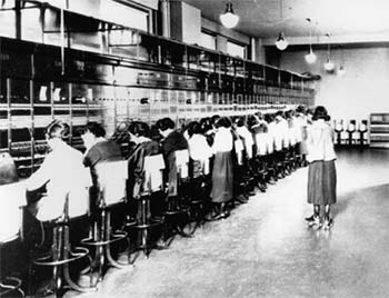 photo-of-long-distance-operators-in-kansas-city-1920